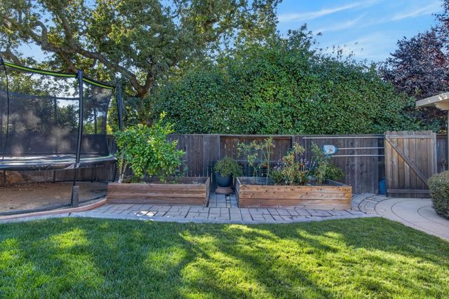 3155 Willow Bridge Ct, Roseville, CA 95747