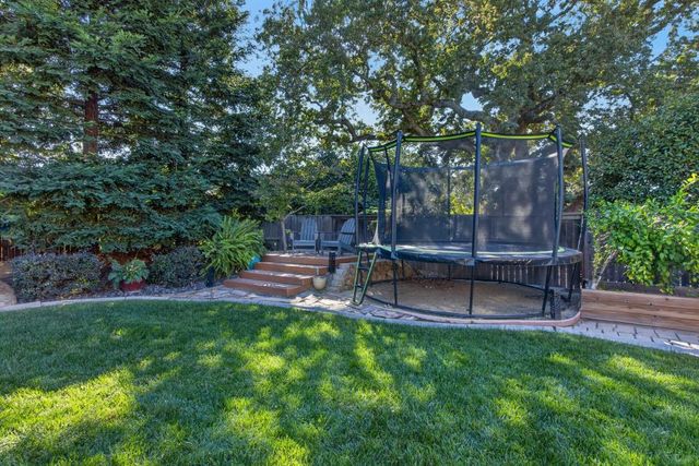 3155 Willow Bridge Ct, Roseville, CA 95747