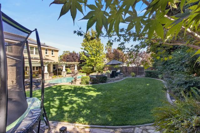 3155 Willow Bridge Ct, Roseville, CA 95747