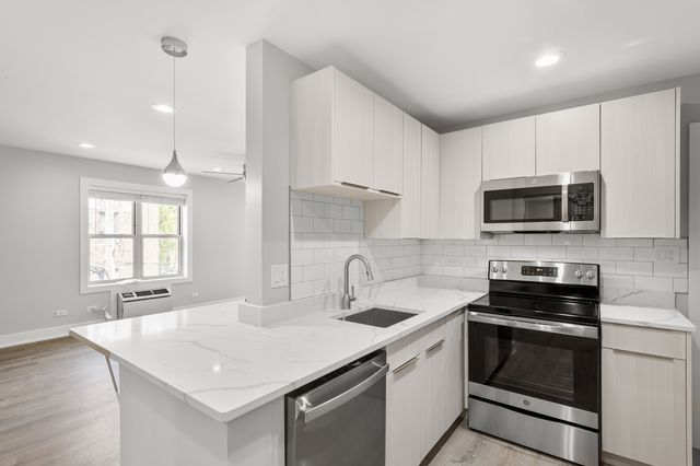 1303 W Estes Avenue 2W, Chicago, IL 60626