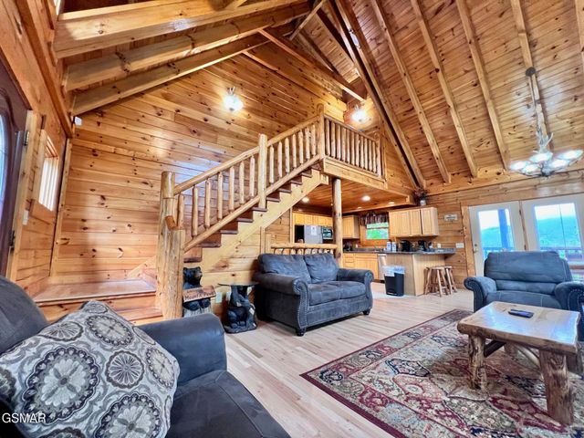 1726 Summit View Way, Pigeon Forge, TN 37862