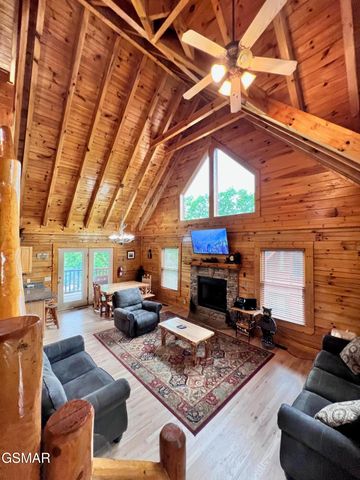 1726 Summit View Way, Pigeon Forge, TN 37862