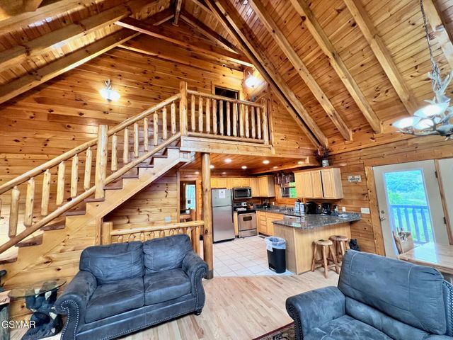 1726 Summit View Way, Pigeon Forge, TN 37862