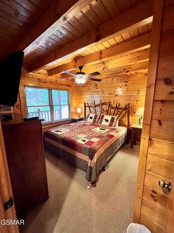 1726 Summit View Way, Pigeon Forge, TN 37862