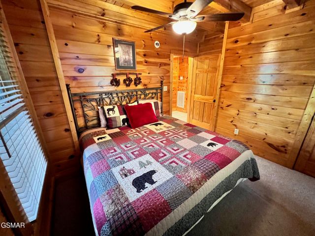 1726 Summit View Way, Pigeon Forge, TN 37862