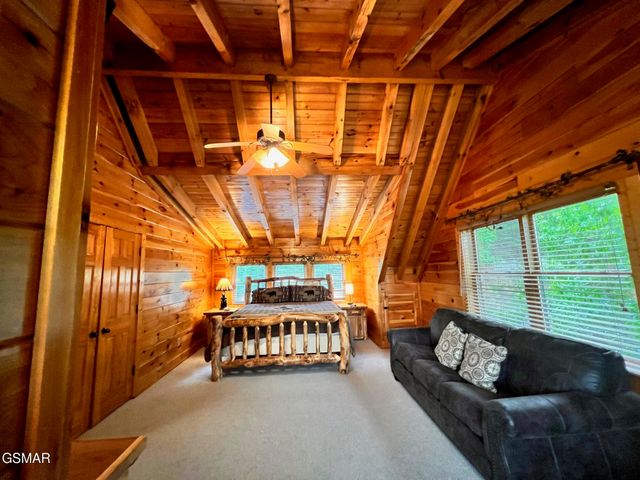 1726 Summit View Way, Pigeon Forge, TN 37862