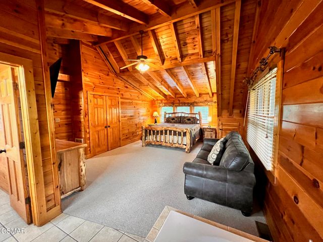 1726 Summit View Way, Pigeon Forge, TN 37862