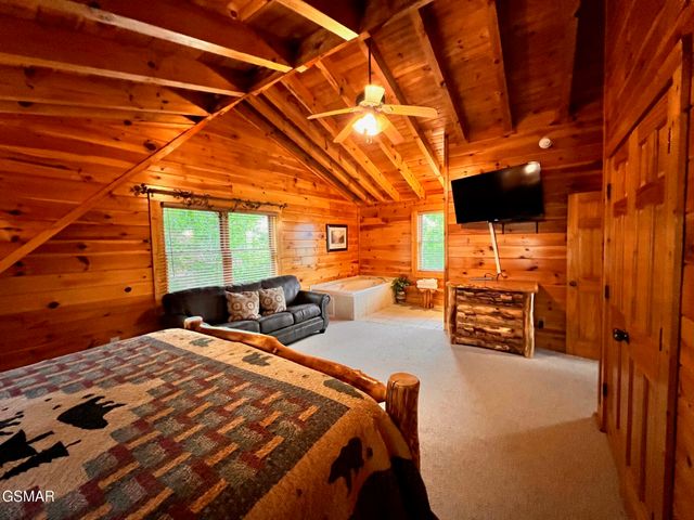 1726 Summit View Way, Pigeon Forge, TN 37862