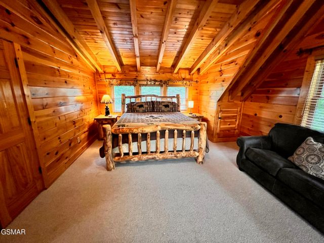 1726 Summit View Way, Pigeon Forge, TN 37862