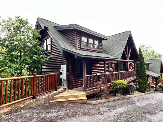 1726 Summit View Way, Pigeon Forge, TN 37862