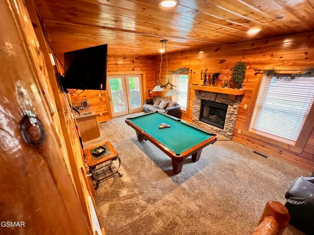 1726 Summit View Way, Pigeon Forge, TN 37862