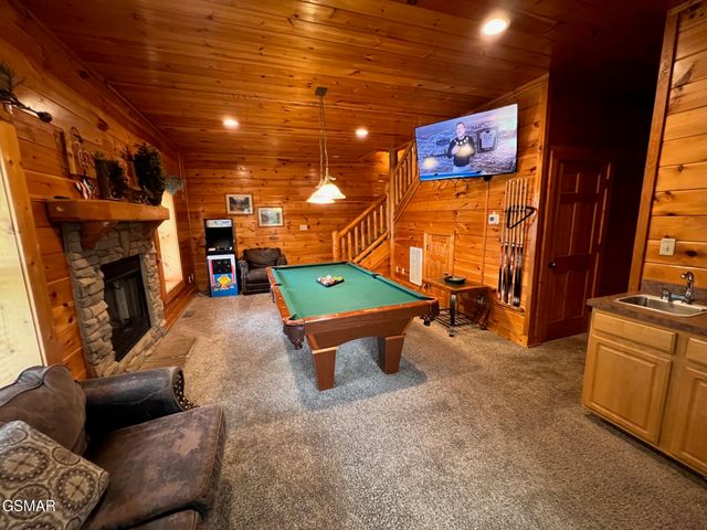 1726 Summit View Way, Pigeon Forge, TN 37862