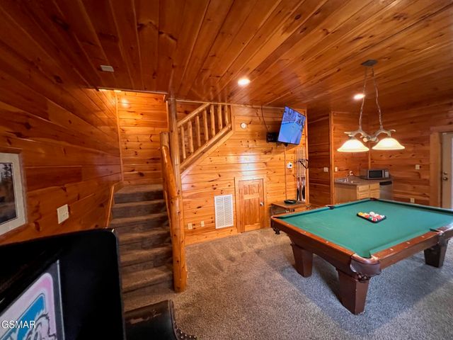 1726 Summit View Way, Pigeon Forge, TN 37862