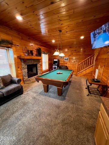 1726 Summit View Way, Pigeon Forge, TN 37862