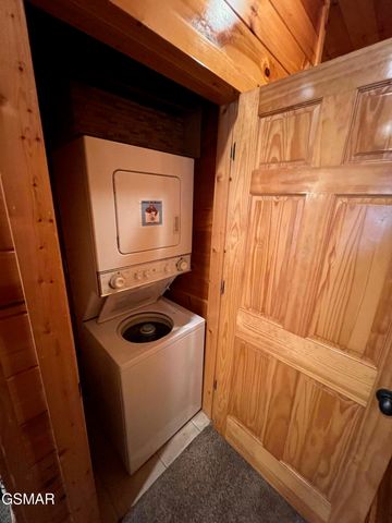 1726 Summit View Way, Pigeon Forge, TN 37862