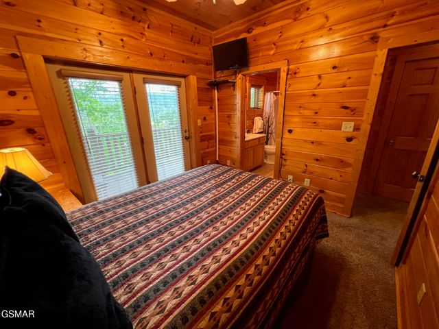 1726 Summit View Way, Pigeon Forge, TN 37862