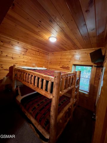 1726 Summit View Way, Pigeon Forge, TN 37862