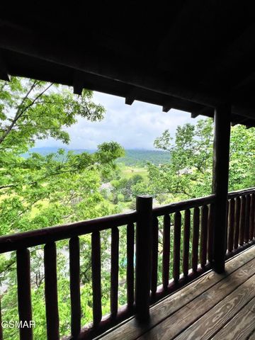 1726 Summit View Way, Pigeon Forge, TN 37862