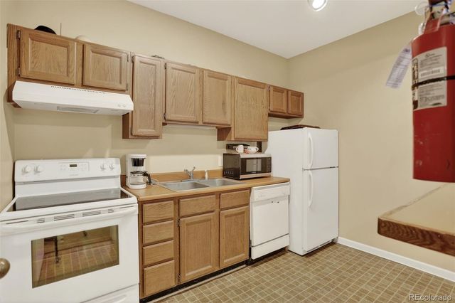 7110 S Gaylord Street P8, Centennial, CO 80122