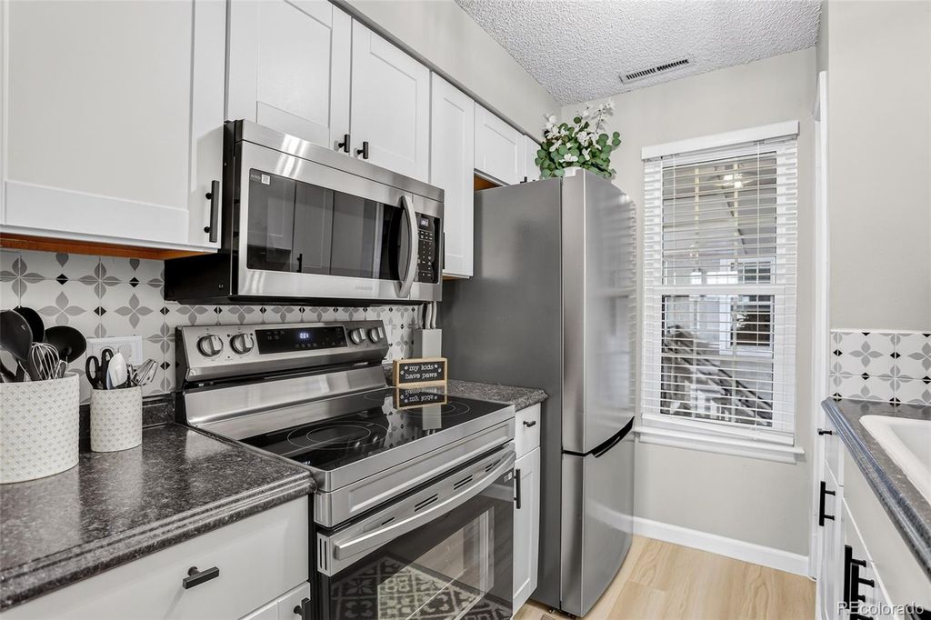 Image 8 of property listing at 7110 S Gaylord Street P8, Centennial, CO 80122