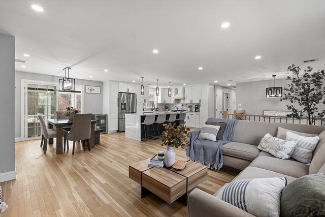 1686 Washington Street, Walpole, MA 02081