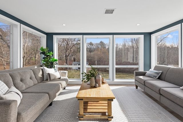 1686 Washington Street, Walpole, MA 02081