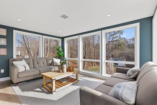 1686 Washington Street, Walpole, MA 02081