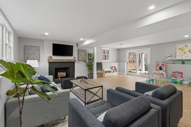 1686 Washington Street, Walpole, MA 02081