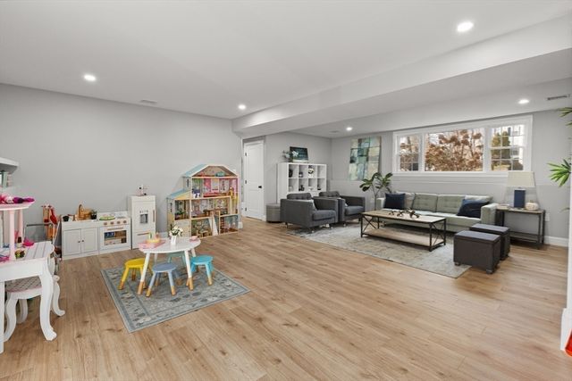 1686 Washington Street, Walpole, MA 02081