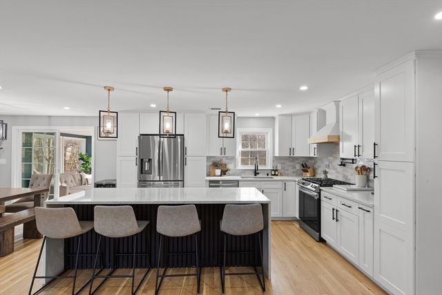 1686 Washington Street, Walpole, MA 02081