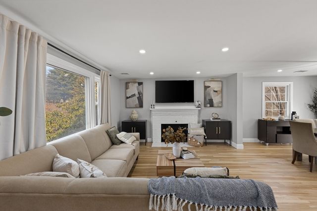 1686 Washington Street, Walpole, MA 02081