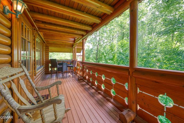917 Pine Cone Way, Gatlinburg, TN 37738