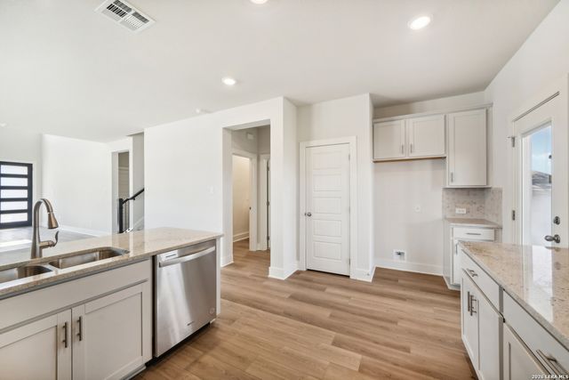 2924 Junction Bay, Converse, TX 78109