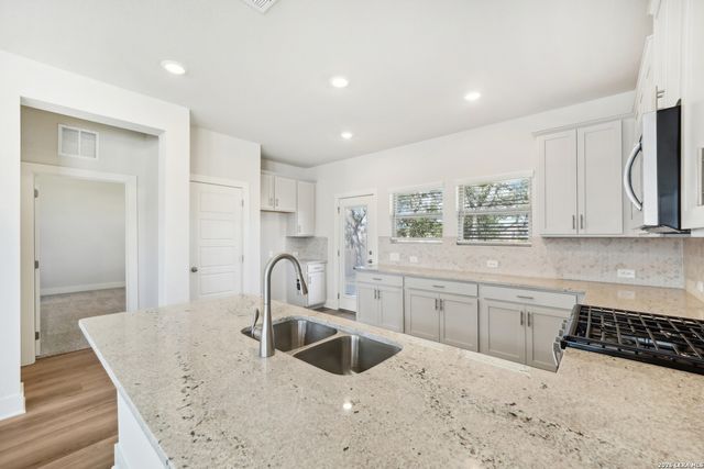 2924 Junction Bay, Converse, TX 78109