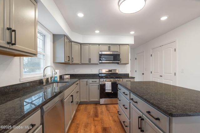 2024 Parklawn Avenue, Rotterdam, NY 12306