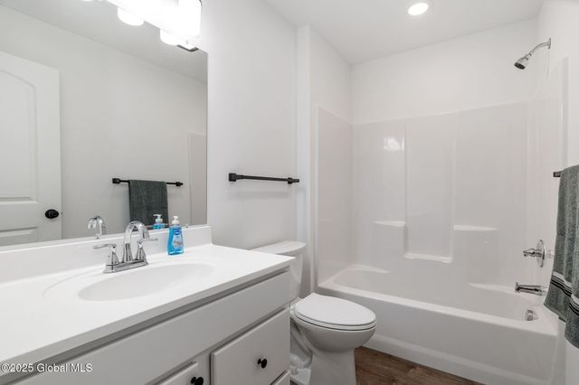 2024 Parklawn Avenue, Rotterdam, NY 12306