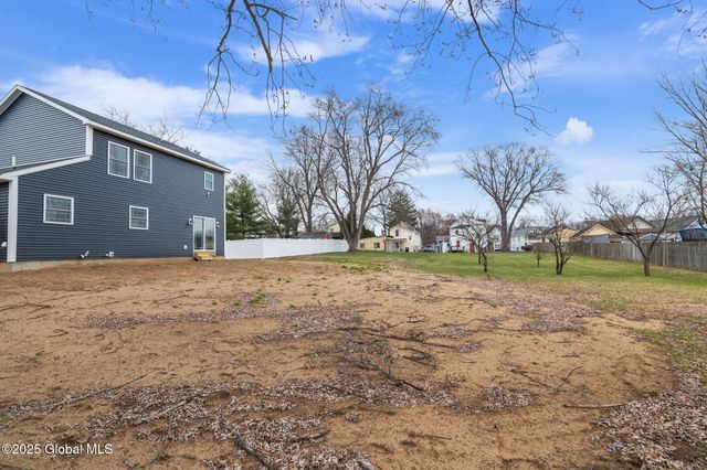 2024 Parklawn Avenue, Rotterdam, NY 12306
