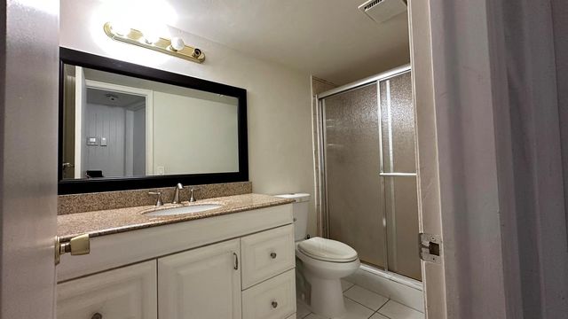 3601 Inverrary Drive 206, Lauderhill, FL 33319