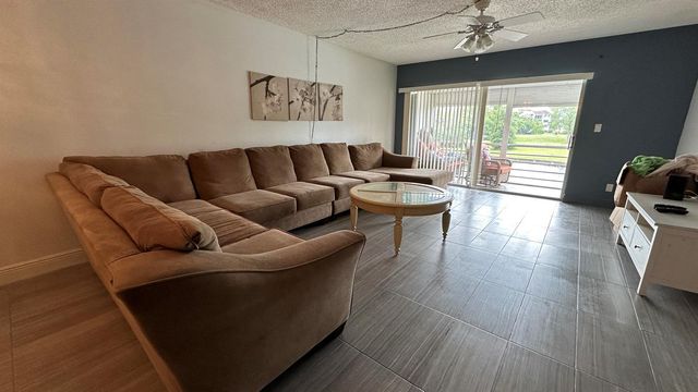 3601 Inverrary Drive 206, Lauderhill, FL 33319