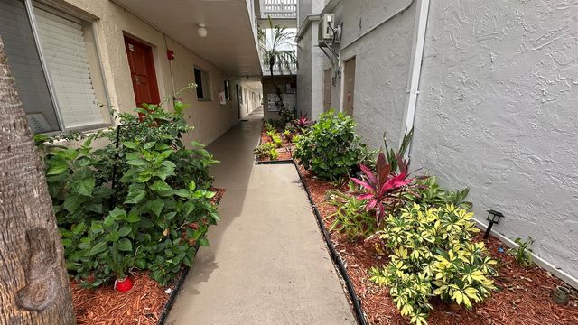 3601 Inverrary Drive 206, Lauderhill, FL 33319