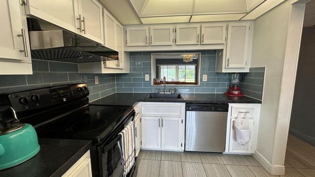 3601 Inverrary Drive 206, Lauderhill, FL 33319