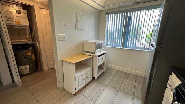 3601 Inverrary Drive 206, Lauderhill, FL 33319