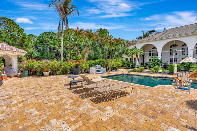 2584 SE Ranch Acres Circle, Jupiter, FL 33478
