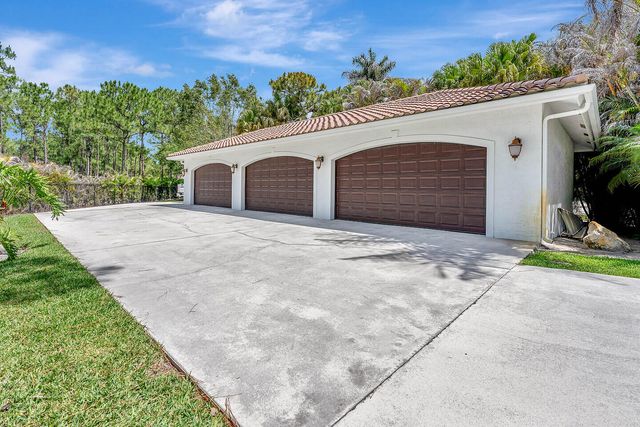 2584 SE Ranch Acres Circle, Jupiter, FL 33478
