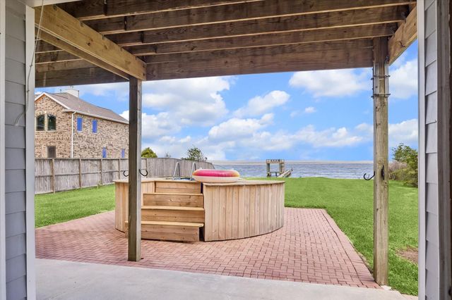 2015 Crescent Drive, La Porte, TX 77571