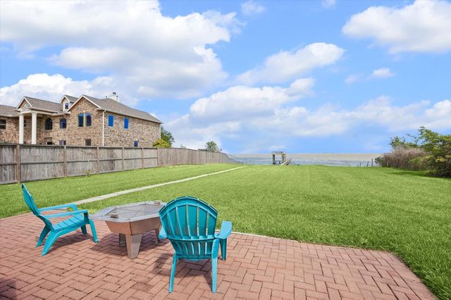 2015 Crescent Drive, La Porte, TX 77571