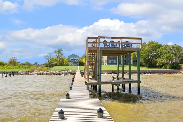 2015 Crescent Drive, La Porte, TX 77571