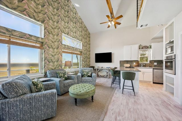 2015 Crescent Drive, La Porte, TX 77571