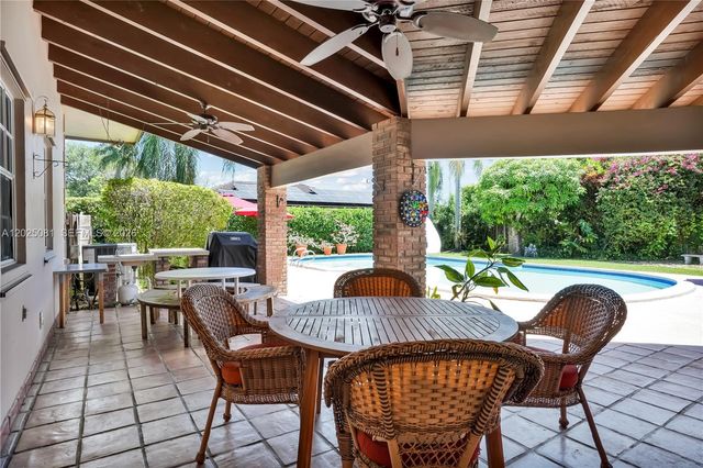 9861 SW 130th St, Miami, FL 33176
