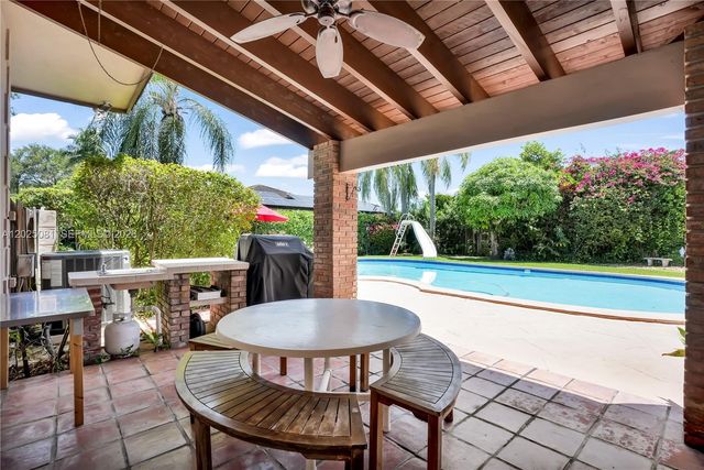 9861 SW 130th St, Miami, FL 33176